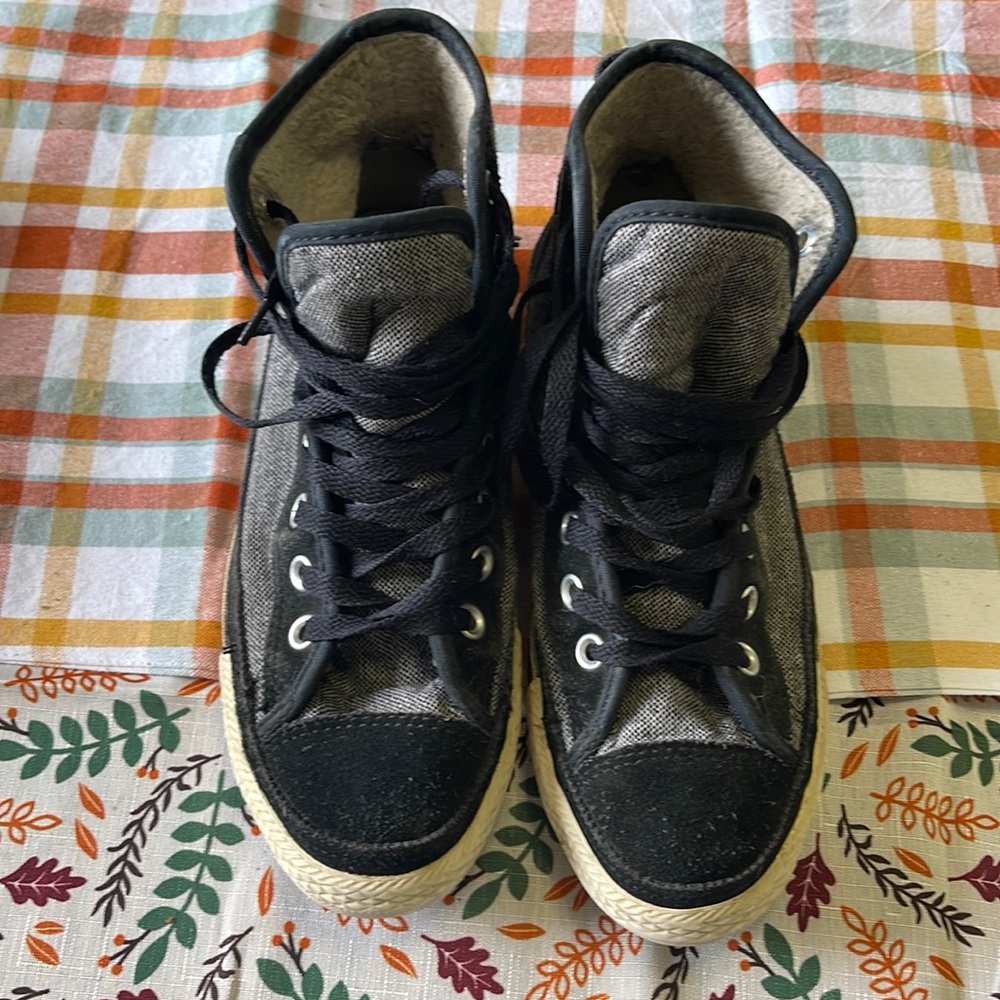 Converse size 8.5 women’s fleece lined chuck taylors.